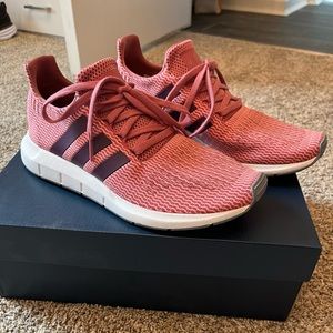 Women’s Adidas sneakers size 9